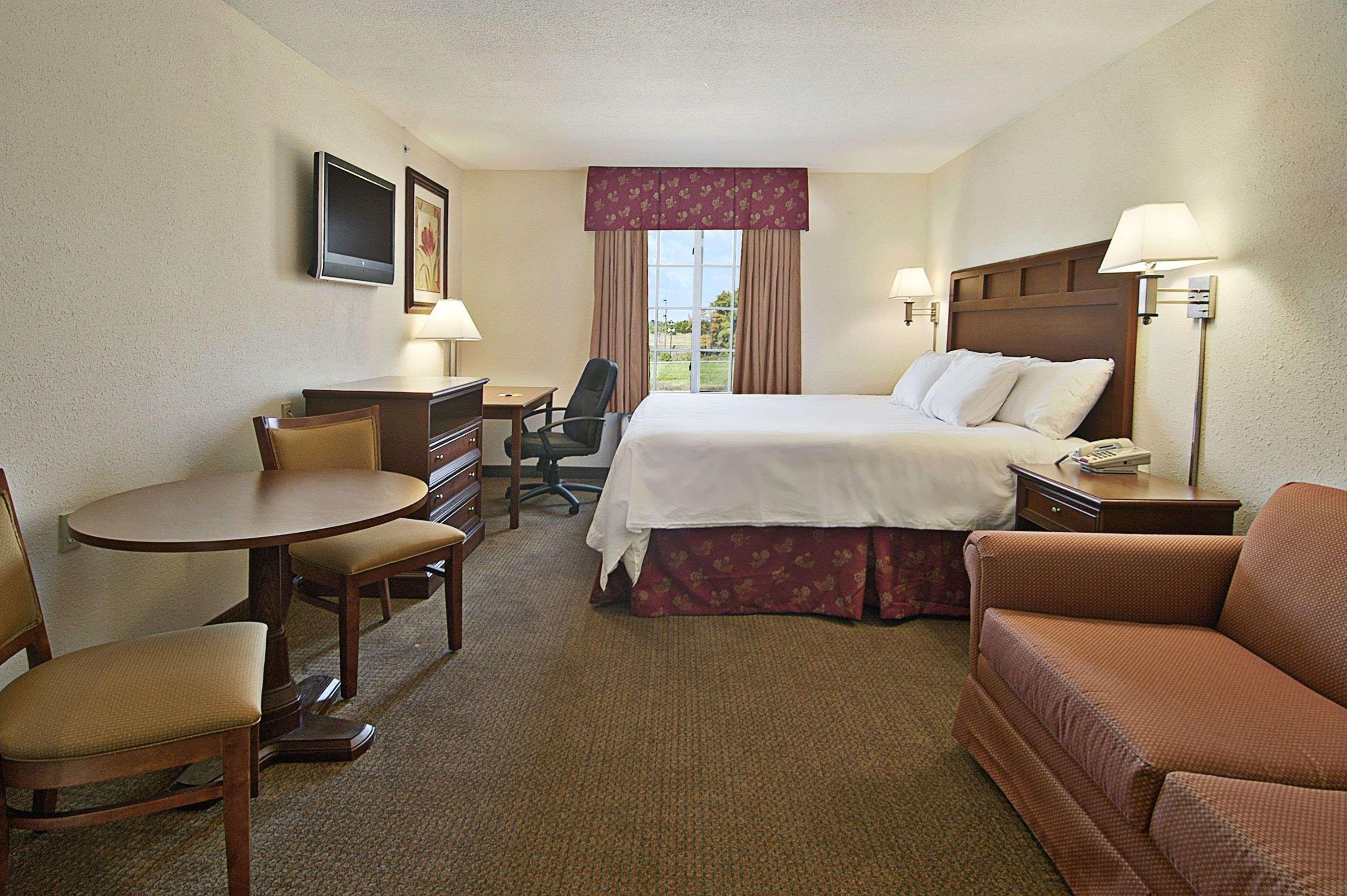 Super 8 By Wyndham Bowling Green North Room photo